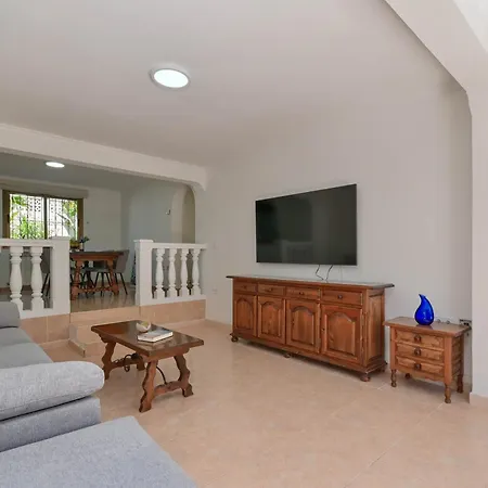 Casa Soleada En カルプ