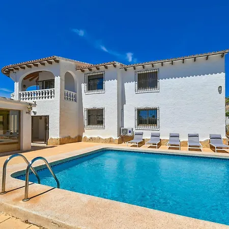 Casa Soleada En カルプ